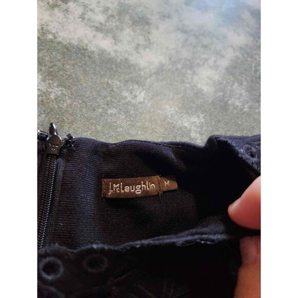 J McLaughlin black embroidered  eyelet top sz Medium - Picture 2 of 3